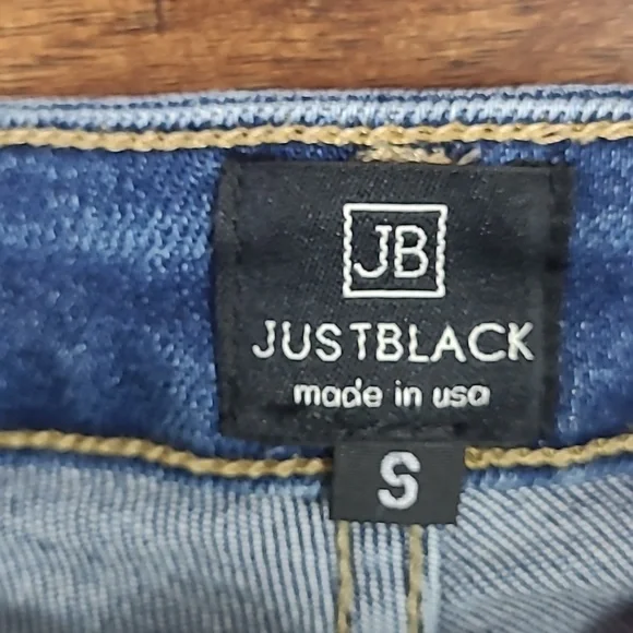 Just Black Denim Shorts with White Eyelet Ruffle Trim Western High Rize Size S - Picture 3 of 6